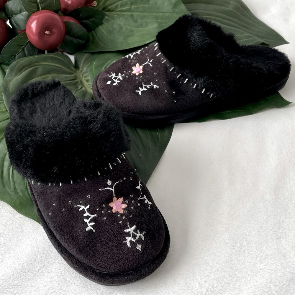Secret Treasures Furry Black Slide Slippers w/Design & Thick Rubber Soles 7-8 M